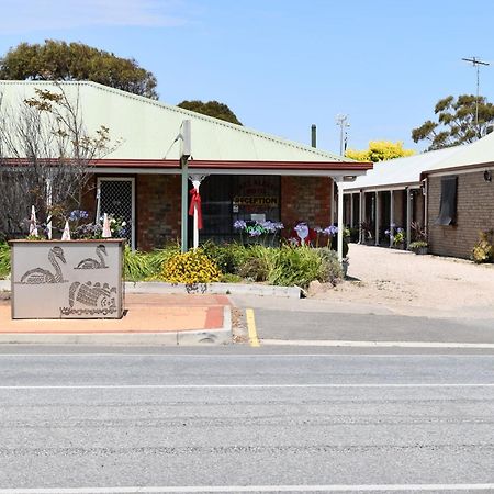 Lake Albert Motel Meningie Extérieur photo