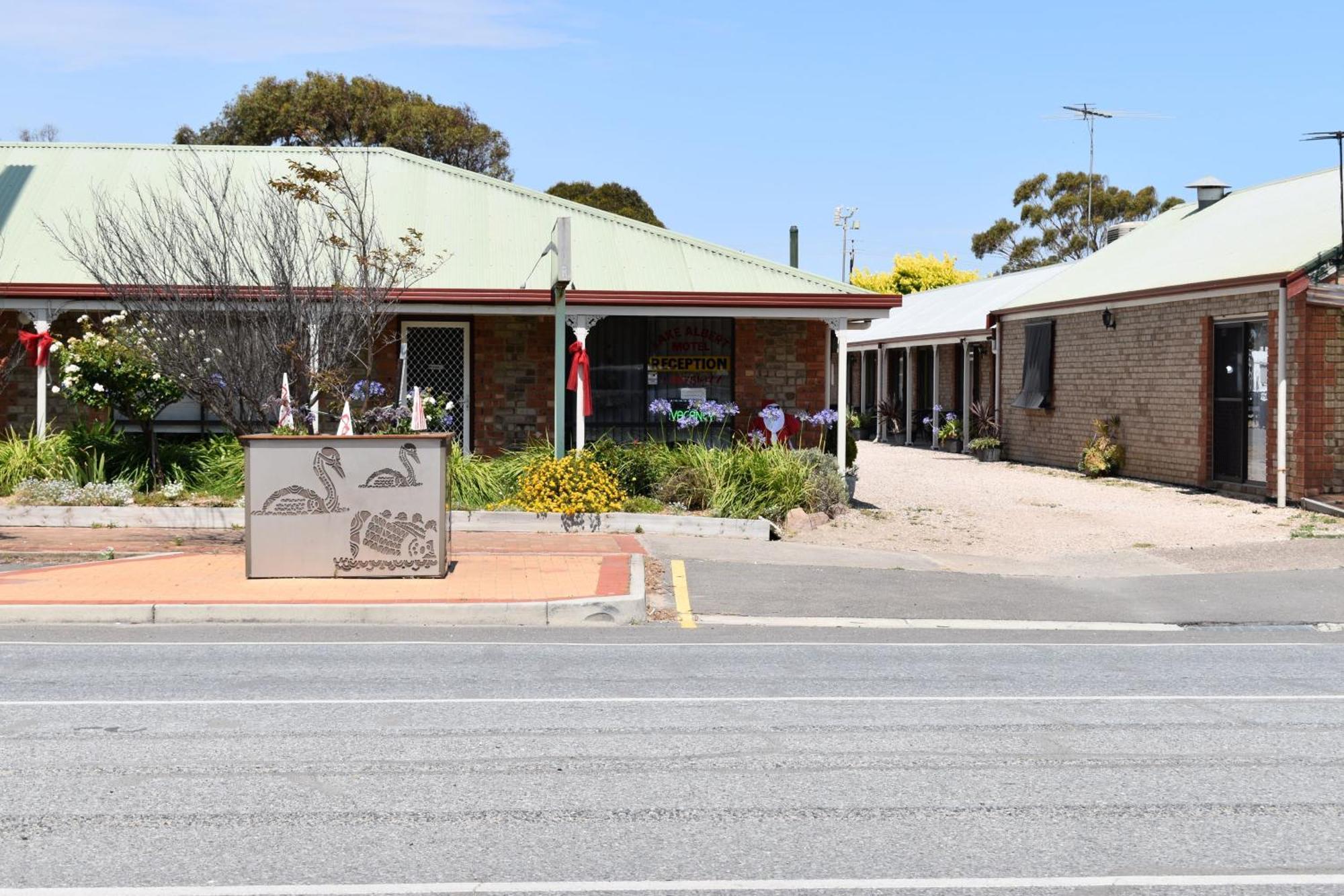 Lake Albert Motel Meningie Extérieur photo