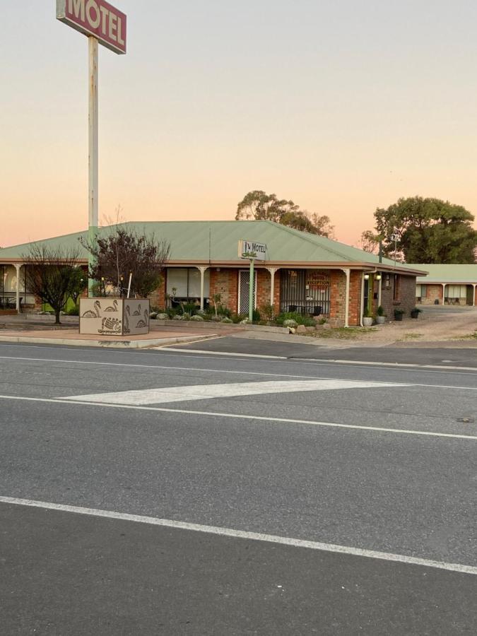 Lake Albert Motel Meningie Extérieur photo